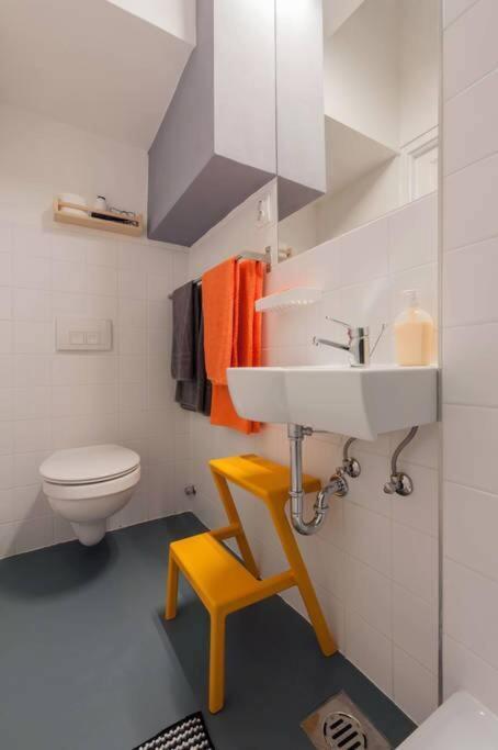 Modern Stylish 2 Bedroom Appartamento *